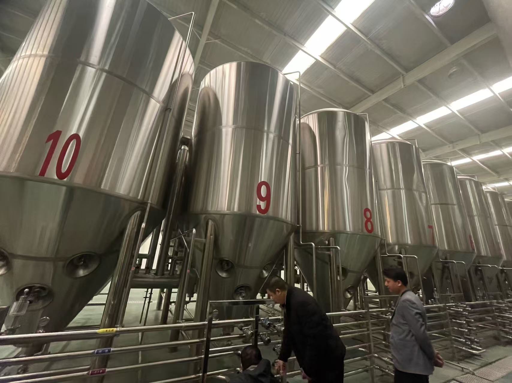 武都精酿啤酒设备厂—平面布置、设备设计、制造、调试、培训等一条龙服务